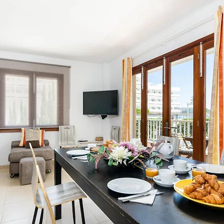 Apartment Yourhouse Reganyol